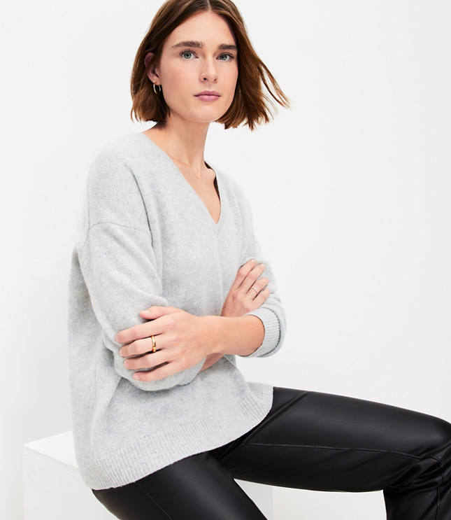 Relaxed V-Neck Cashmere Sweater