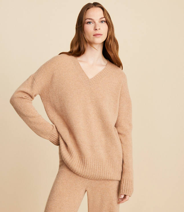 Lou & Grey V-Neck Cashmere Tunic Sweater