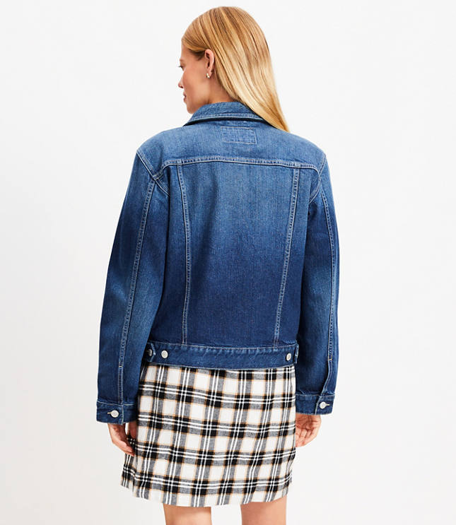 Petite Denim Trucker Jacket in Light Wash Indigo