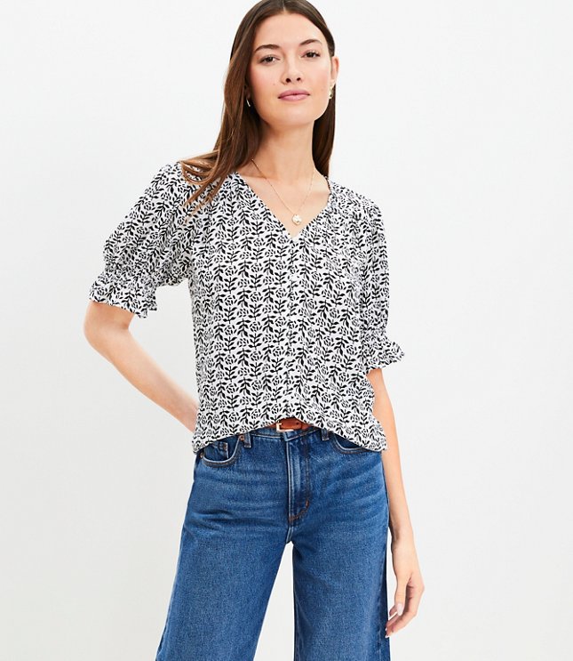 Petite Floral Puff Sleeve V-Neck Mixed Media Top