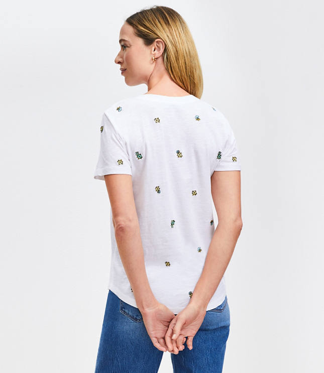 Border Floral Everyday V-Neck Tee