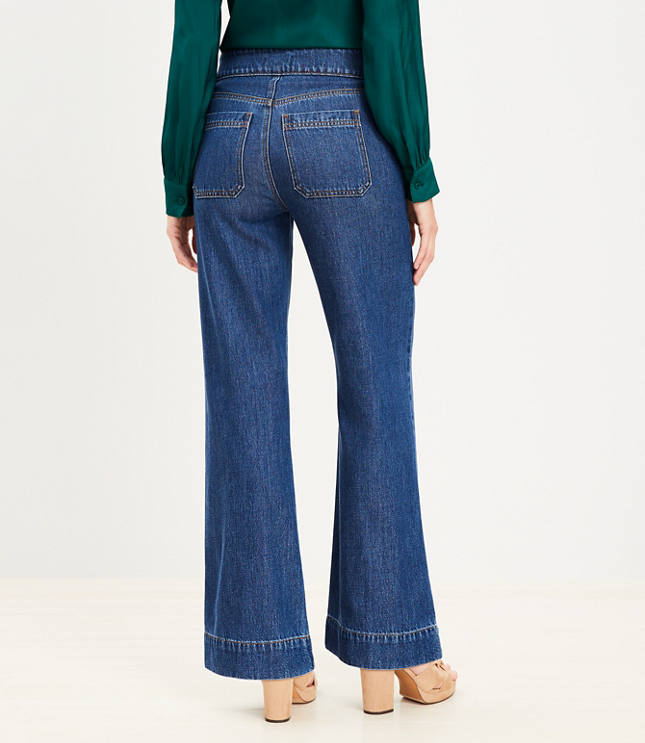 Pockets High-Waisted Wide-Leg Jeans in Black