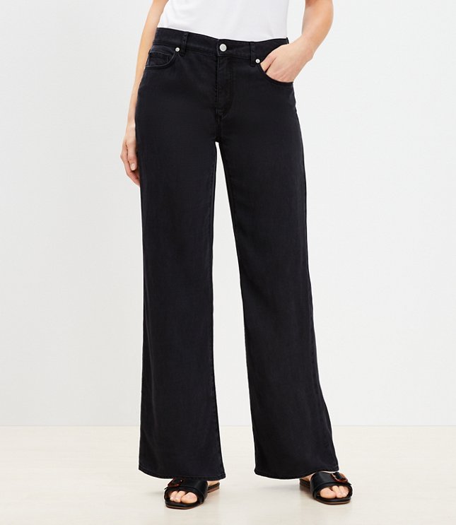 Mid Rise Wide Leg Jeans in Washed Black