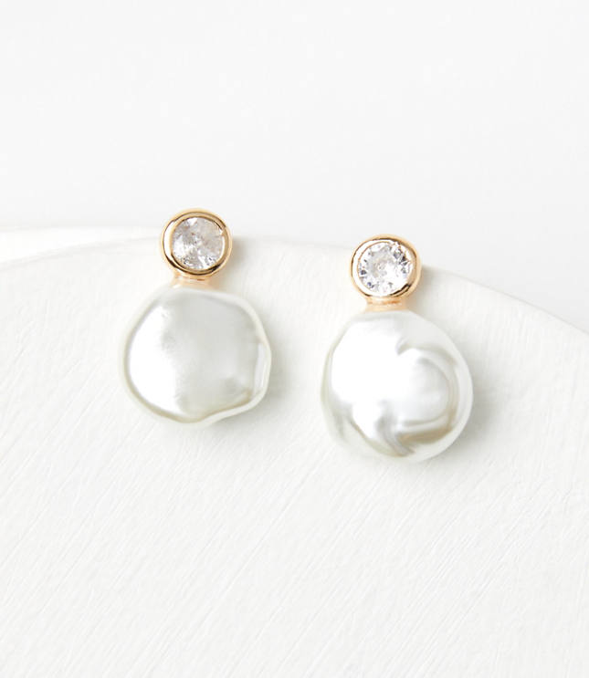 Pearlized Double Circle Stud Earrings