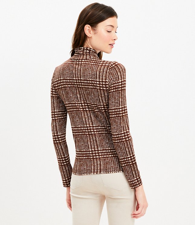 Houndstooth Long Sleeve Turtleneck Top