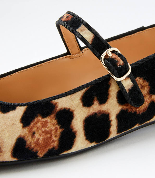 Leopard Print Velvet Buckle Strap Ballet Flats