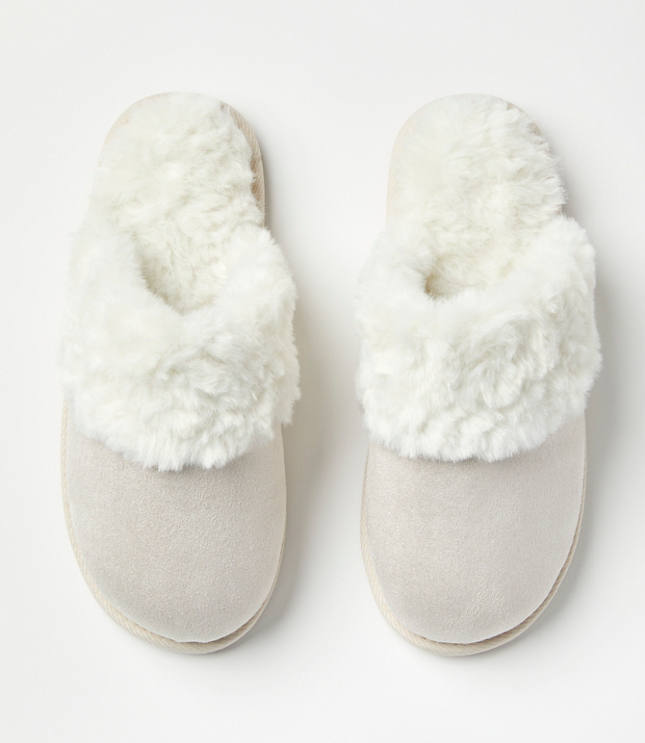 White deals fuzzy slippers