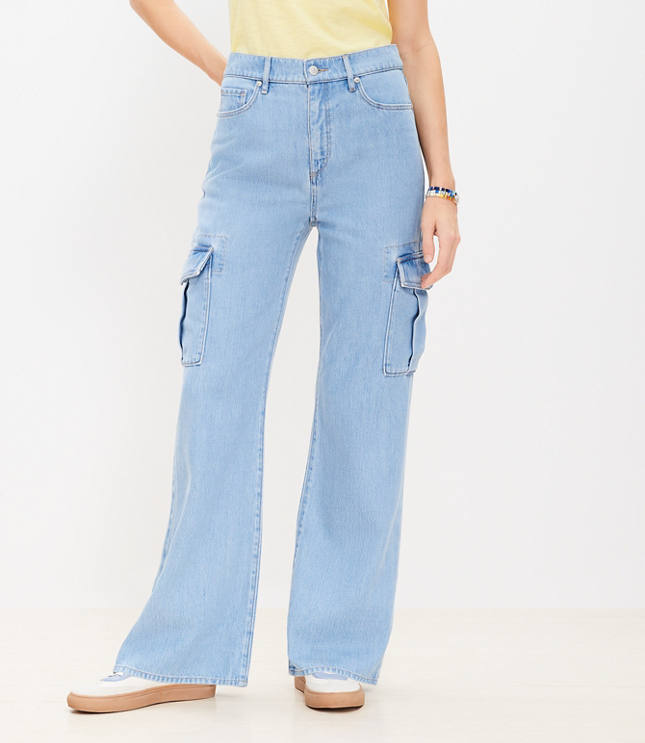 Petite High Rise Wide Leg Cargo Jeans in Light Wash