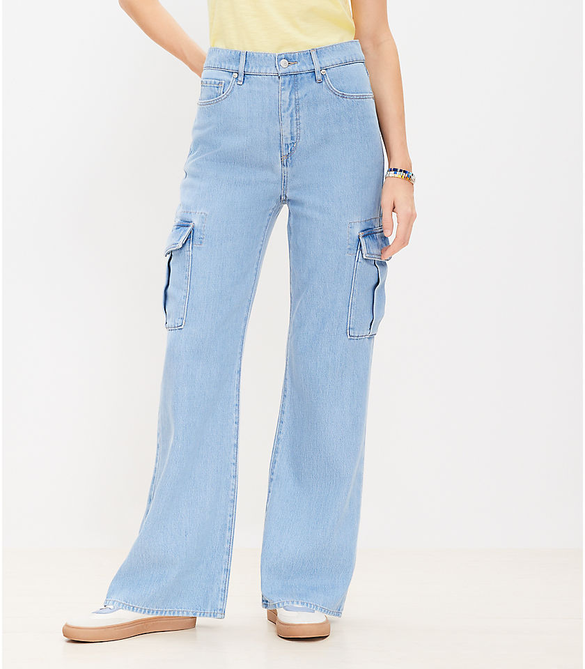 Petite High Rise Wide Leg Cargo Jeans in Light Wash