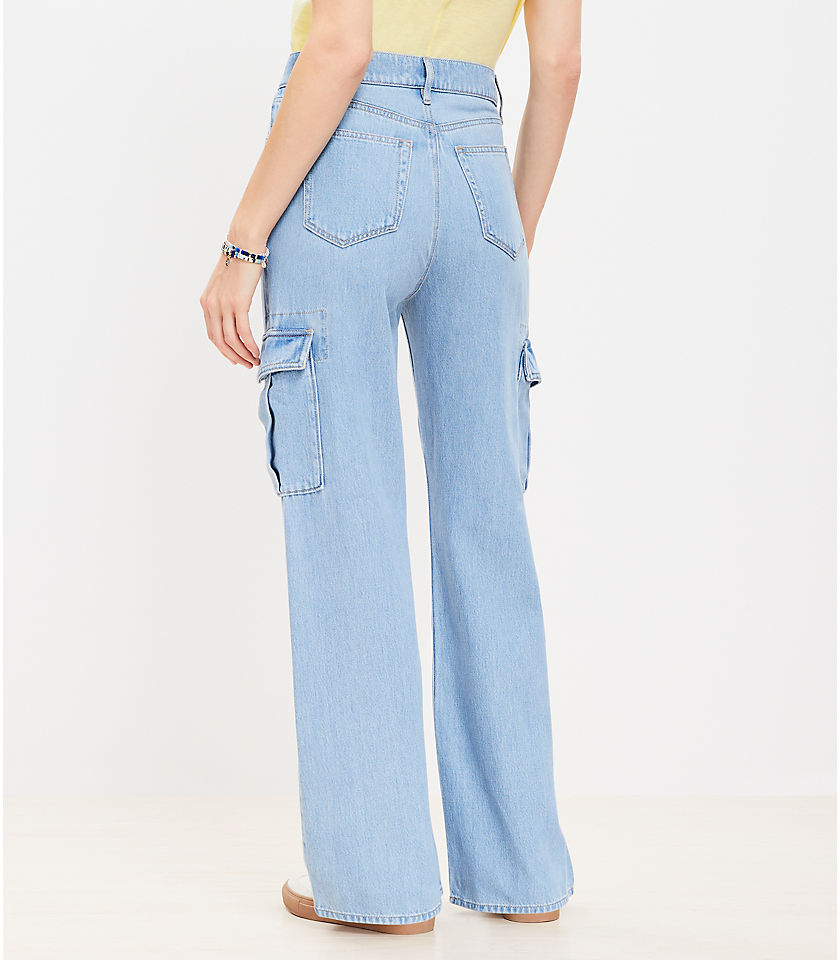 Petite High Rise Wide Leg Cargo Jeans in Light Wash
