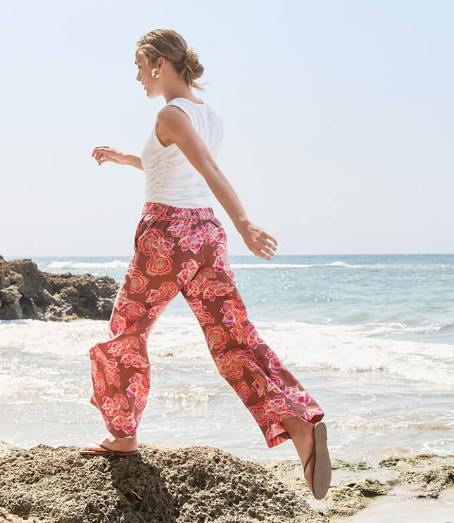 Fluid Pull On Wide Leg Pants in Textured Floral Linen Blend