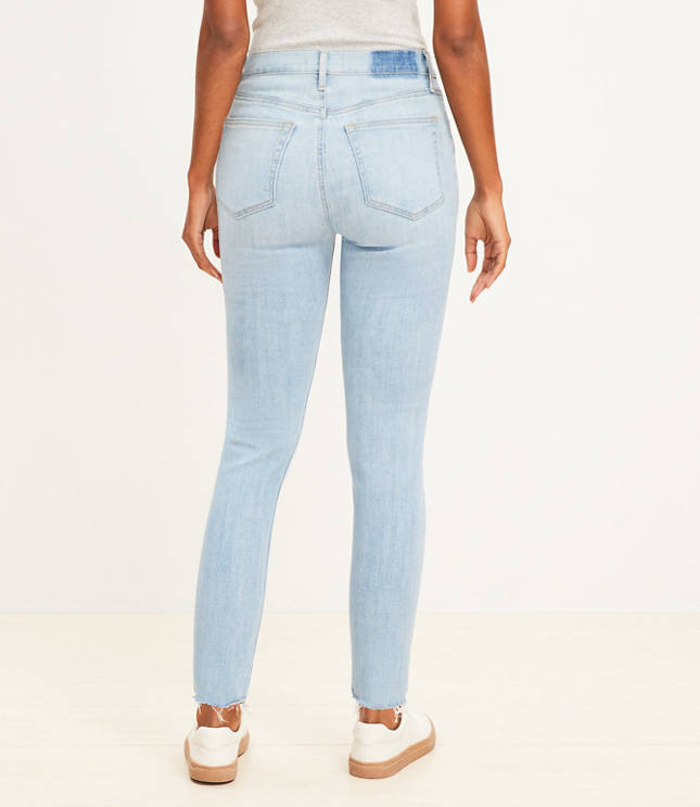 Petite Mid-Rise Skinny Jean