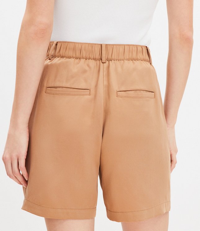 Petite Pleated Shorts in Emory with 6 Inch Inseam image number 2