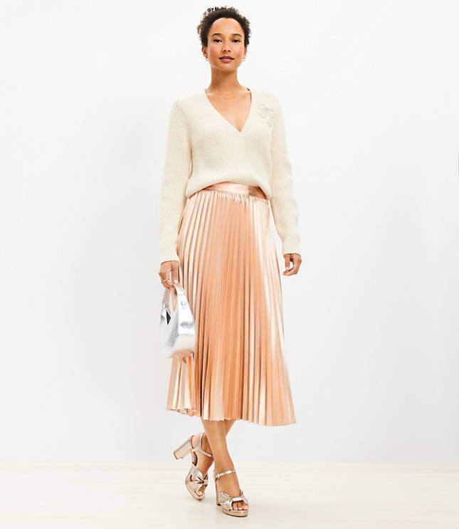 Pleated midi outlet skirt