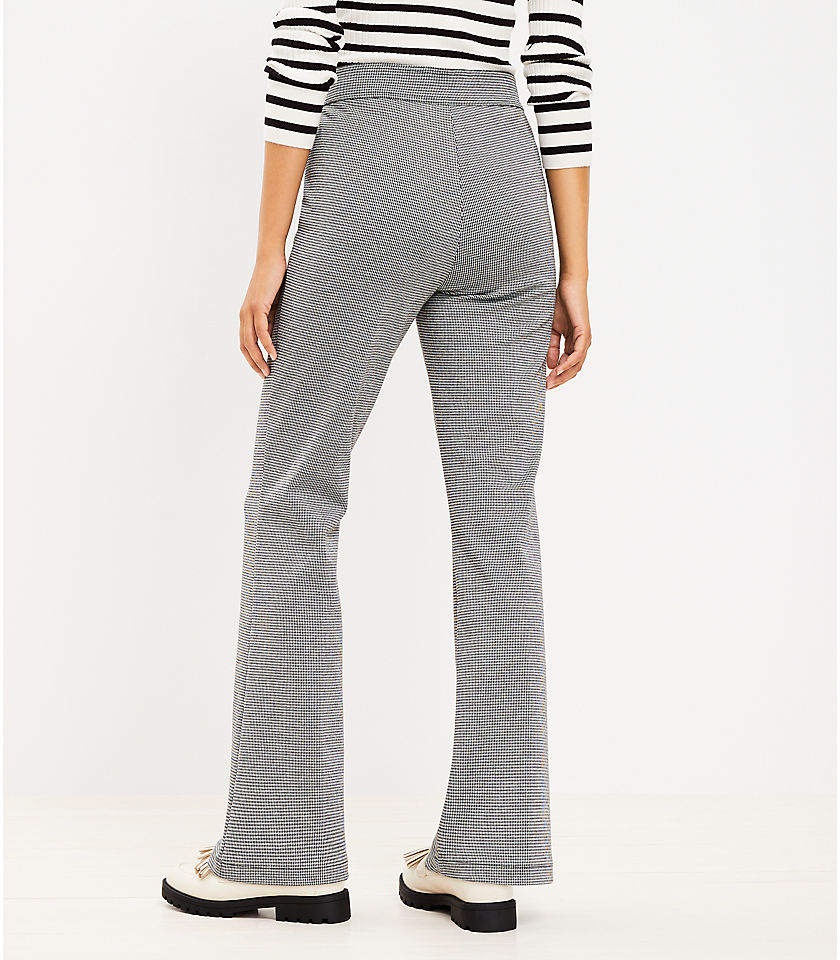 Petite Pintucked Pull On Flare Pants in Micro Houndstooth