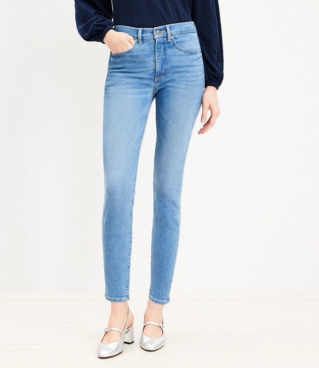 Petite Mid Rise Skinny Jeans in Classic Mid Wash