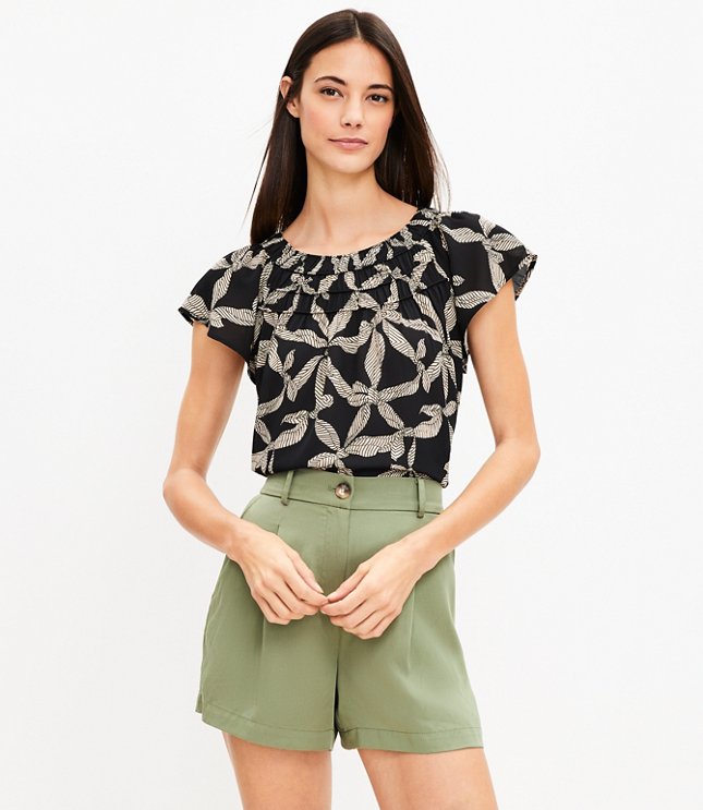 Petite Pleated Shorts in Emory