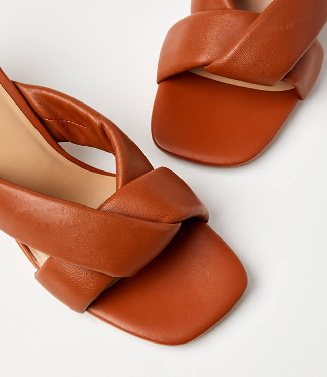 Puffed Twist Leather Mules