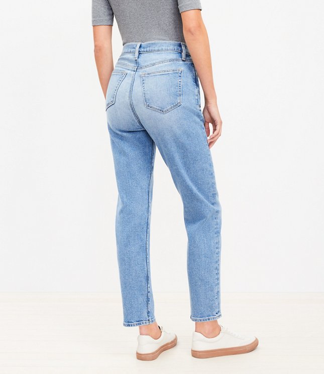 Curvy Destructed Girlfriend Jeans in Original Light Indigo Wash