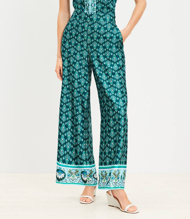 Petite Fluid Pull On Wide Leg Pants in Medallion Border Floral