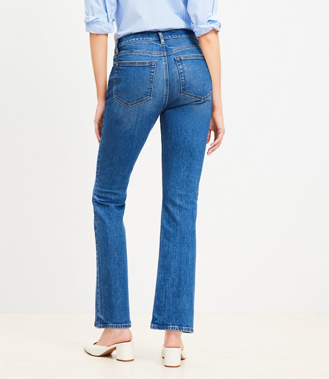 Petite Curvy Mid Rise Boot Jeans Light Wash