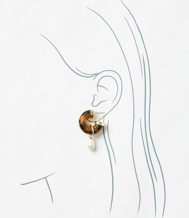 Pearlized Tortoiseshell Print Hoop Earrings