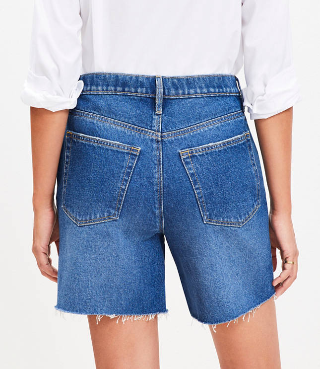 Frayed Boyfriend Shorts in Authentic Vintage Mid Wash