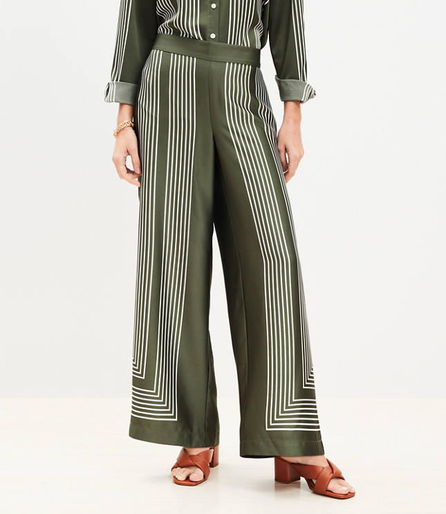 Petite Fluid Pull On Wide Leg Pants in Striped Twill