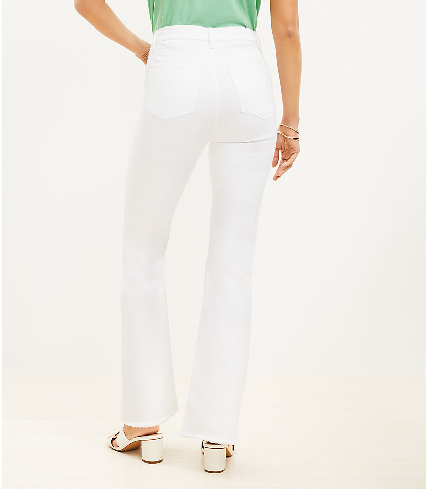 Petite Curvy Frayed High Rise Slim Flare Jeans in White