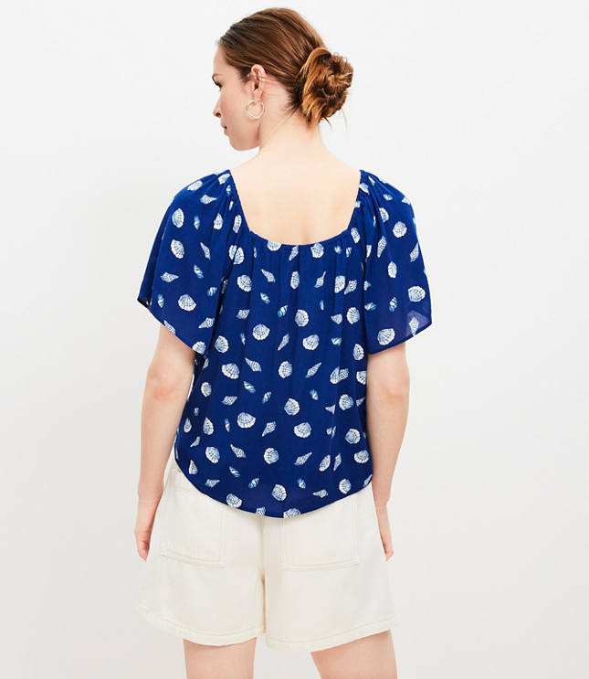 Shell Crinkle Sweetheart Neck Top