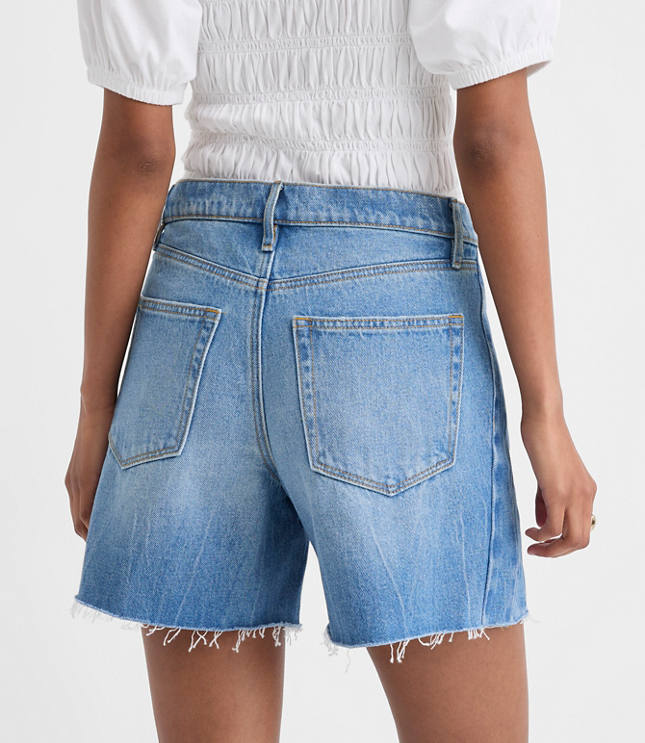 Rivete Petite Curvy Fresh Cut Seamed Boyfriend Shorts in Light Wash