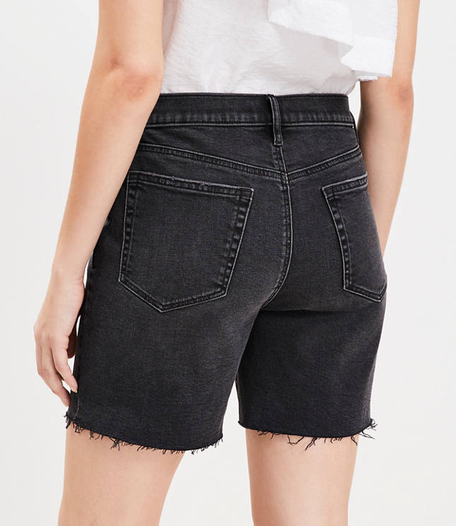 Boyfriend Shorts in Washed Black