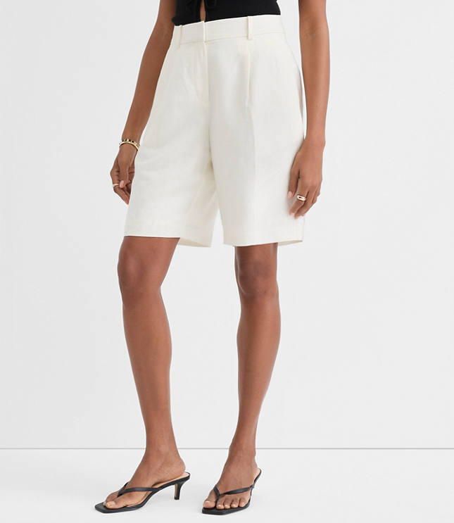 Petite Bermuda Shorts in Linen Blend