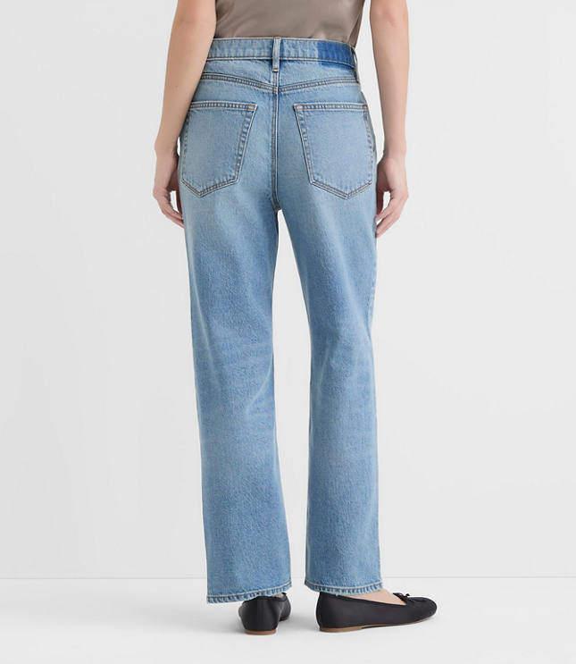 Rivete Short High Rise Straight Jeans in Aura Wash