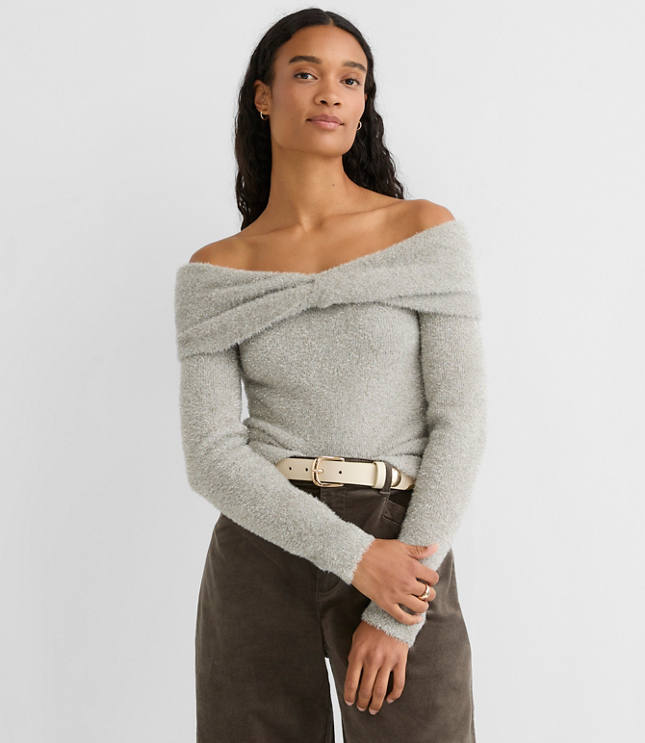【ララ】 Off The Shoulder Pullover Luxe Terry Off Shoulder Pullover - Fabletics