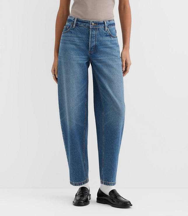 Rivete Short Mid Rise Barrel Jeans in Echo Wash