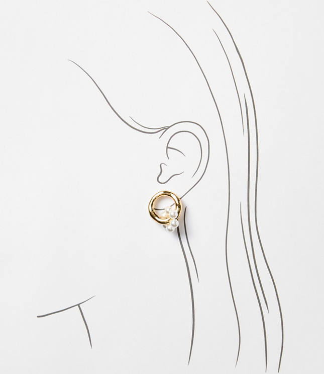 Pearlized Cluster Stud Earrings