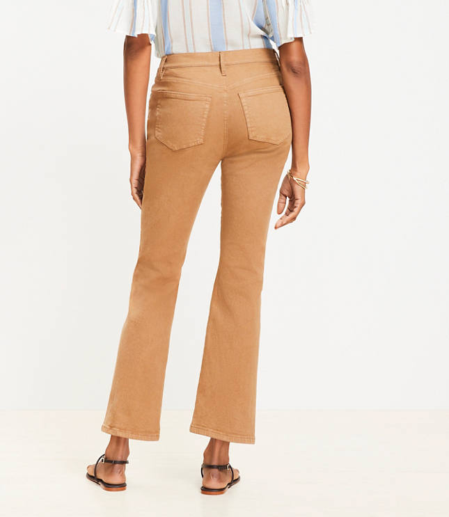 Curvy Patch Pocket Kick Crop Jeans