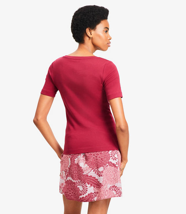 Ribbed Scoop Neck Tee