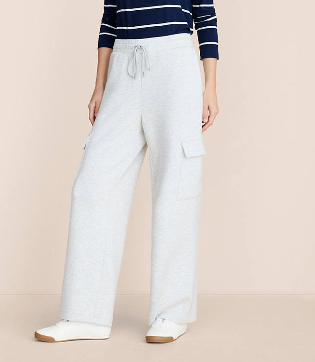 Lou & Grey Heathered Scubasoft Straight Leg Cargo Pants