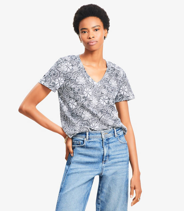 Deco Everyday V-Neck Tee