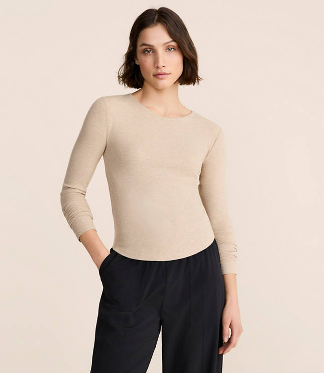 Lou & Grey Heathered Ribbed Shirttail Top