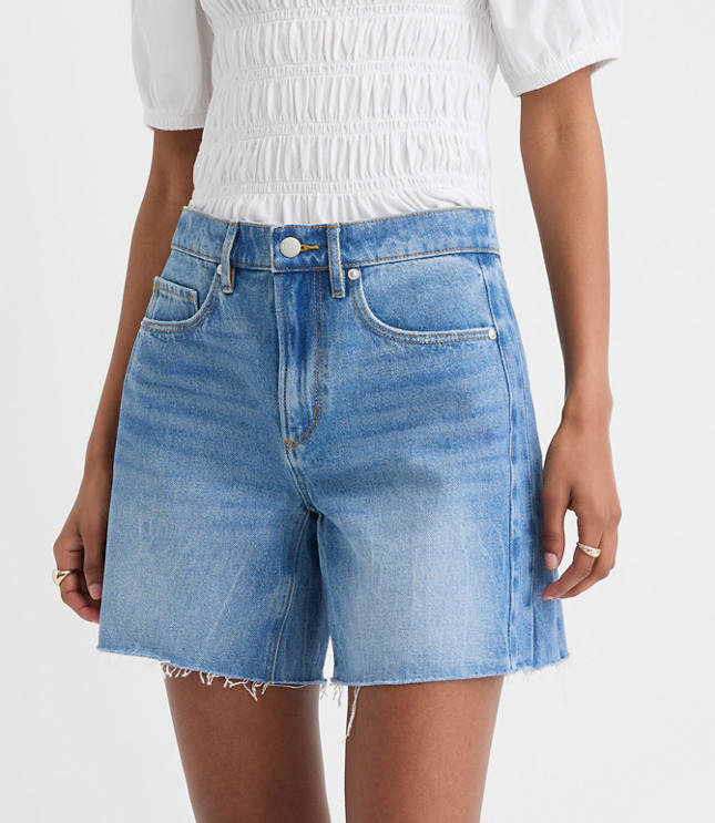 Rivete Fresh Cut Seamed Boyfriend Shorts in Light Wash