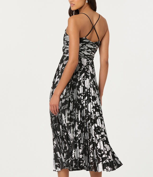 Astr The Label Saiorse Metallic Pleated Midi Dress