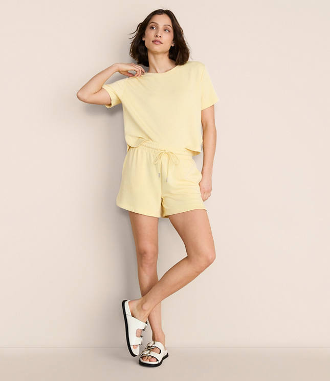 Lou & Grey Lightweight Scubasoft Rounded Hem Shorts