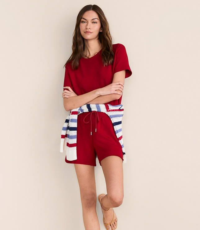 Lou & Grey Lightweight Scubasoft Rounded Hem Shorts carousel Product Image 1