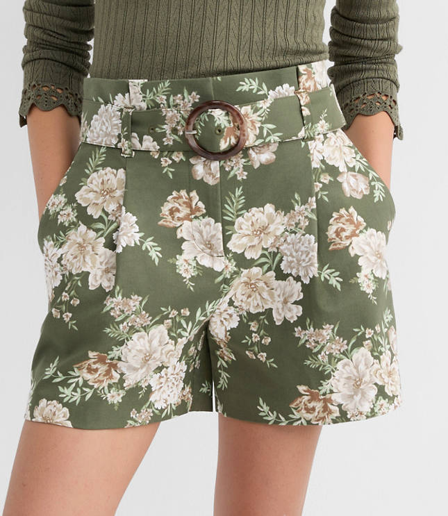 Petite Round Buckle Belted Shorts in Floral