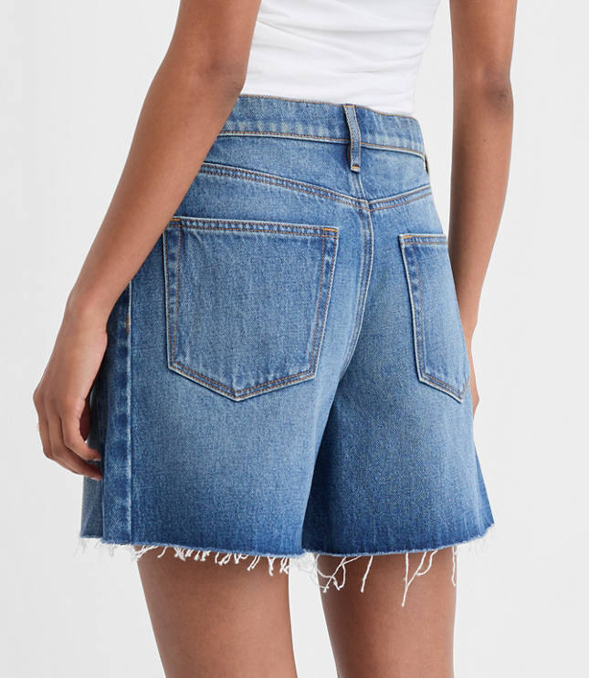 Rivete Fresh Cut Seamed Boyfriend Shorts in Dark Wash