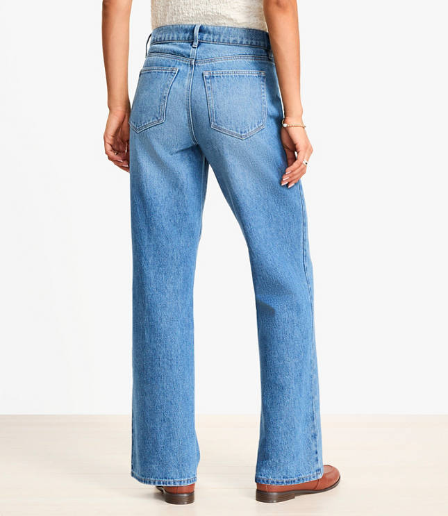 Mid Rise Relaxed Straight Jeans in Mid Vintage Wash