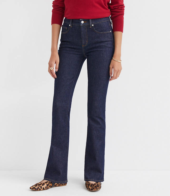 Mid Rise Boot Jeans in Classic Rinse Wash